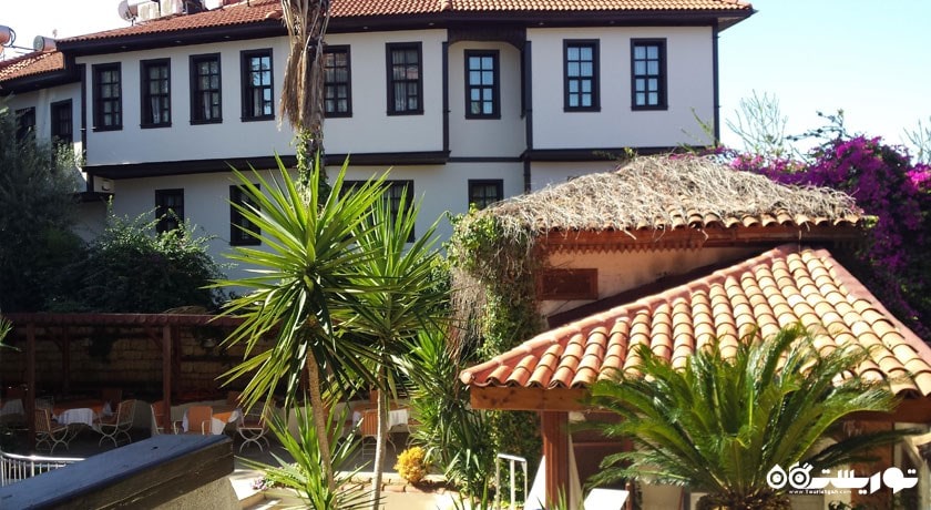 نمایی از ساختمان هتل آرگوس